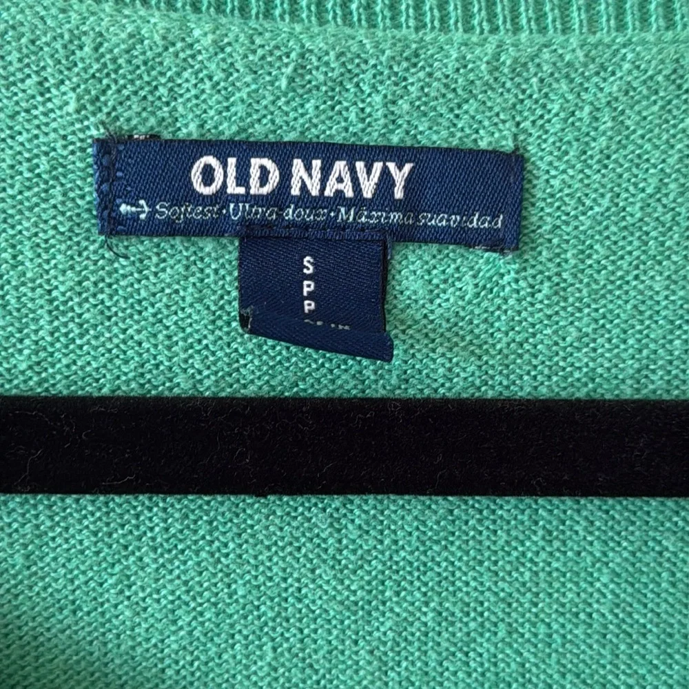 π 3/$20 Old Navy Green and Tan Striped Lightweight Sweater Size Small - Picture 2 of 5